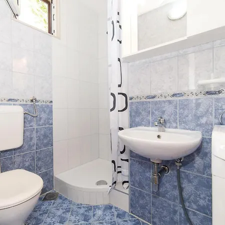Apartamento Gorgeous In Kastel Kambelovac With Wifi Kaštela