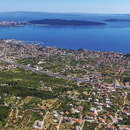 Gorgeous In Kastel Kambelovac With Wifi Kaštela