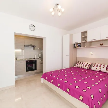 In Kastel Kambelovac